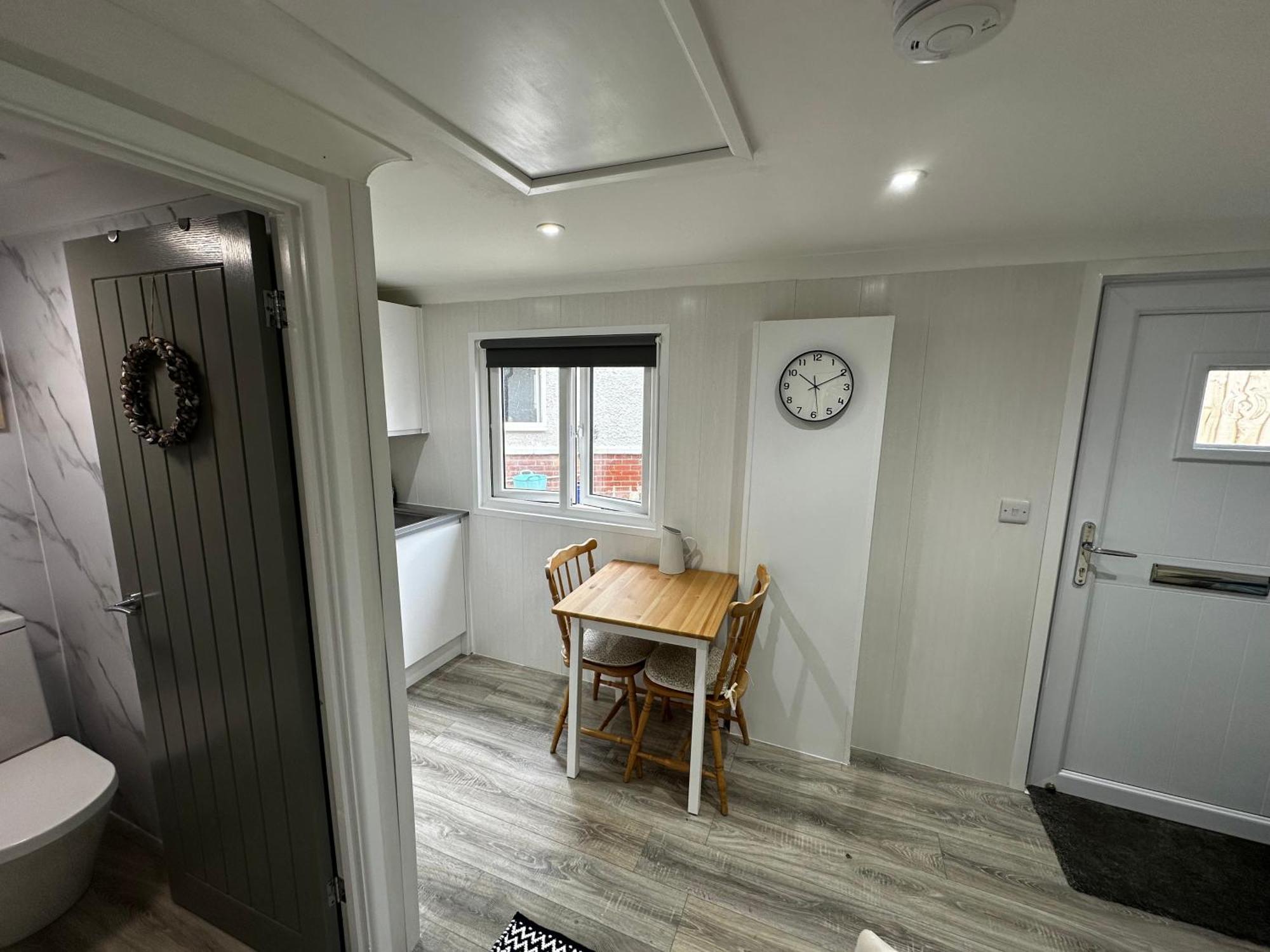 Peaceful Southbourne Studio - Pets Welcome 伯恩茅斯 外观 照片