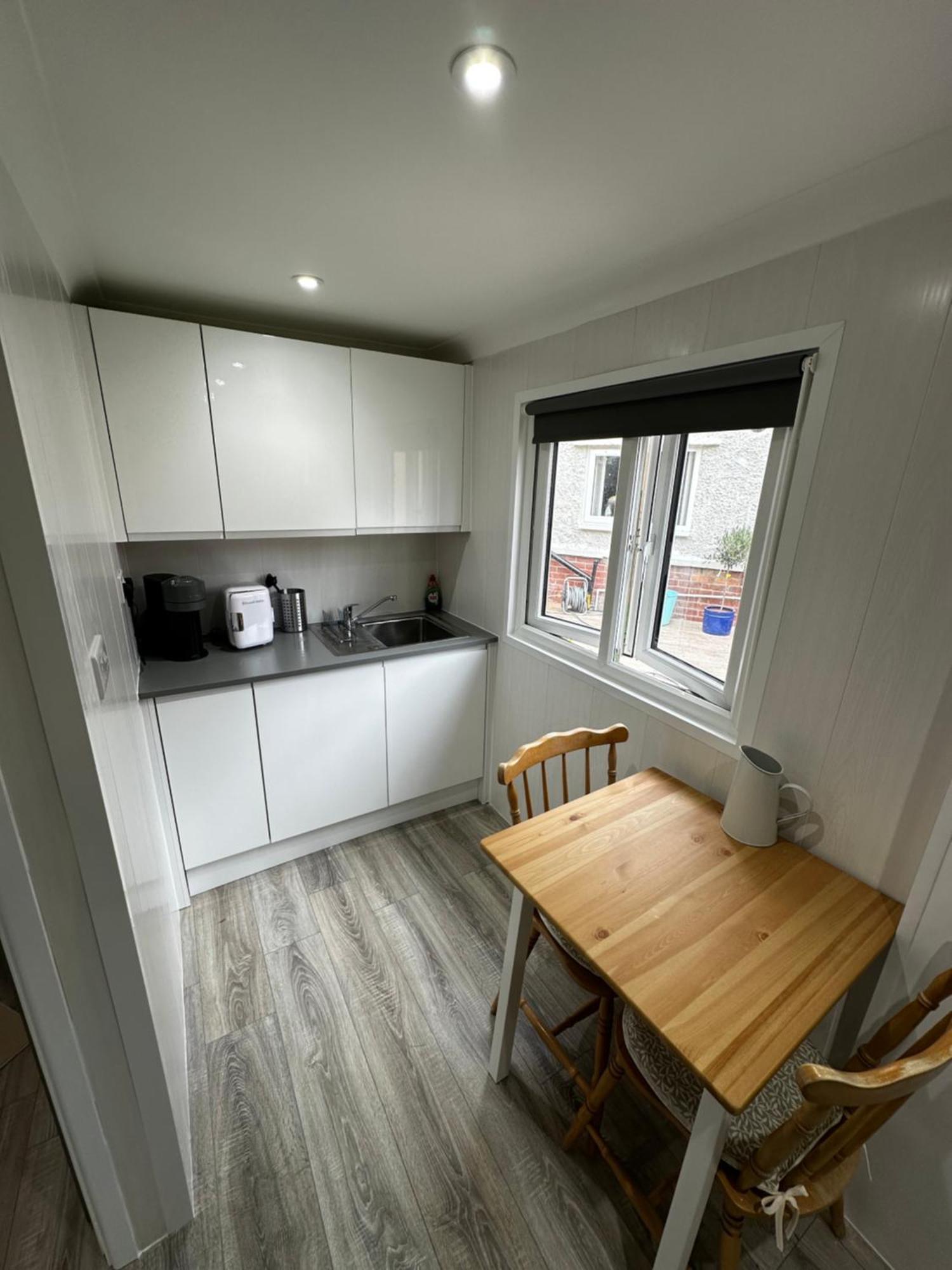 Peaceful Southbourne Studio - Pets Welcome 伯恩茅斯 外观 照片