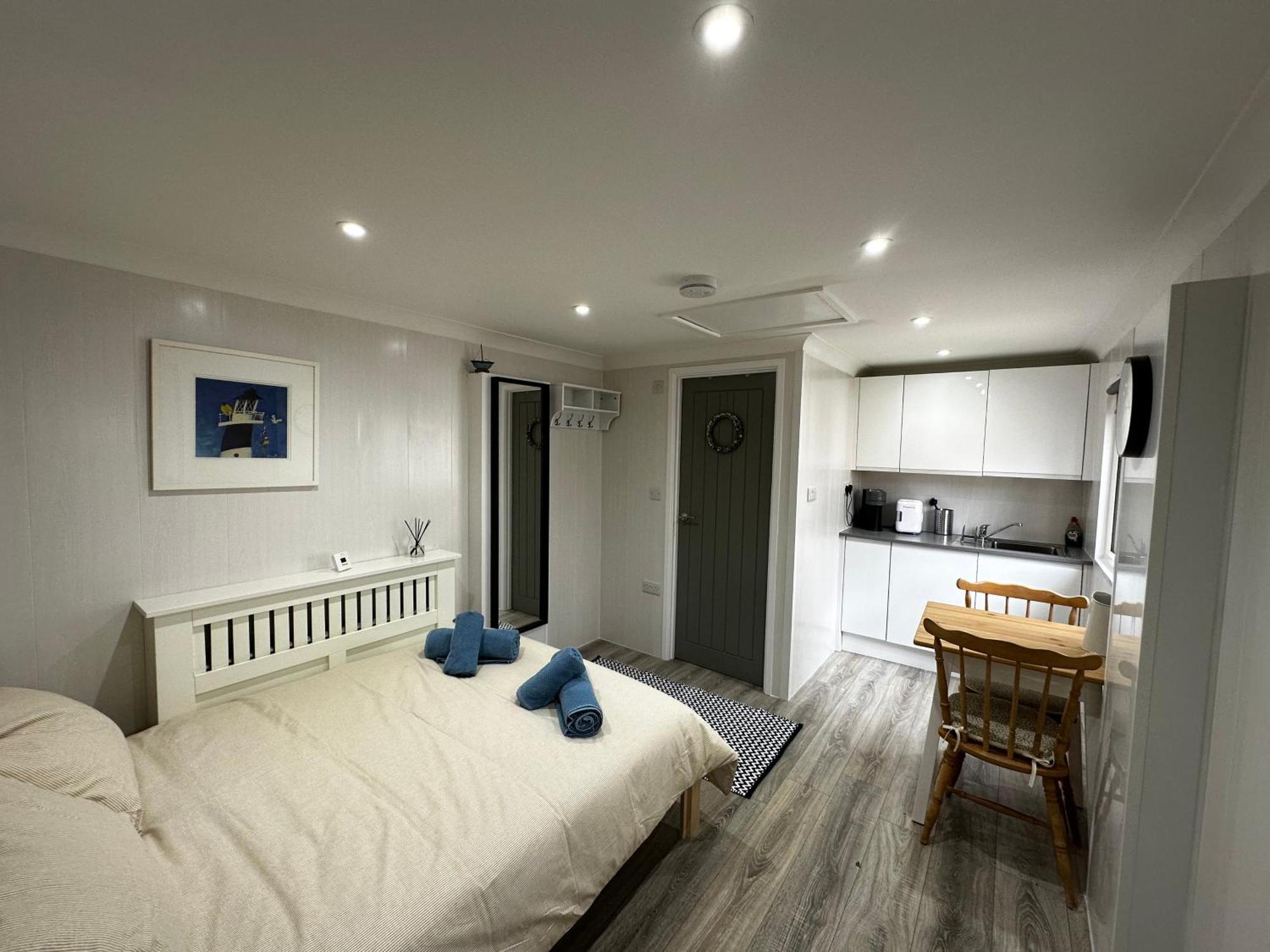 Peaceful Southbourne Studio - Pets Welcome 伯恩茅斯 外观 照片